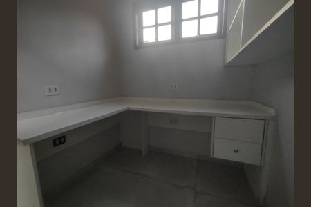 Casa para alugar com 358m², 4 quartos e 1 vaga Casa para alugar com 358m², 4 quartos e 1 vagaEscritório