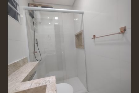 Casa para alugar com 358m², 4 quartos e 1 vaga Casa para alugar com 358m², 4 quartos e 1 vagaBanheiro da Suíte 1