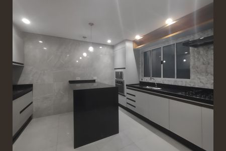 Casa para alugar com 358m², 4 quartos e 1 vaga Casa para alugar com 358m², 4 quartos e 1 vagaCozinha