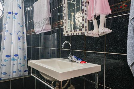 Casa à venda com 150m², 3 quartos e 2 vagasBanheiro