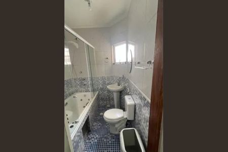 Banheiro de casa para alugar com 3 quartos, 130m² em Parque dos Bancarios, São Paulo