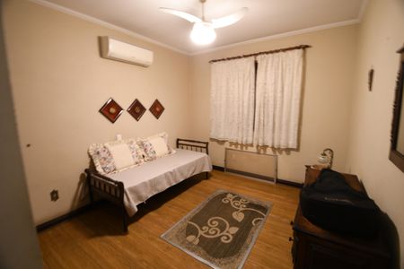 Casa à venda com 290m², 5 quartos e 4 vagasSuíte 2