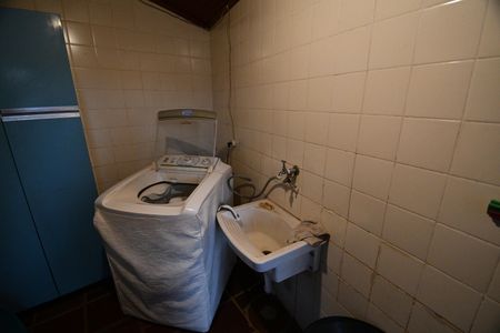 Casa à venda com 290m², 5 quartos e 4 vagasCasa 2 - Área de Serviço