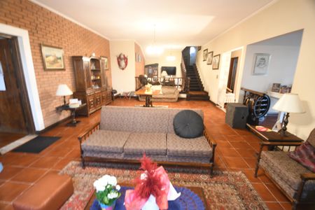 Casa à venda com 290m², 5 quartos e 4 vagasSala