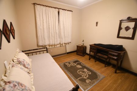 Casa à venda com 290m², 5 quartos e 4 vagasSuíte 2