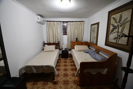 Casa à venda com 290m², 5 quartos e 4 vagasCasa 2 - Quarto