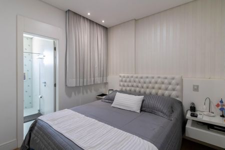 Apartamento à venda com 328m², 2 quartos e 5 vagasSuíte 2