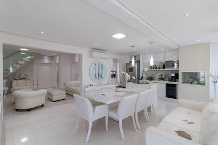 Apartamento à venda com 328m², 2 quartos e 5 vagasVaranda