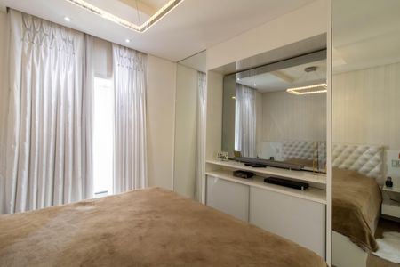 Apartamento à venda com 328m², 2 quartos e 5 vagasSuíte 1