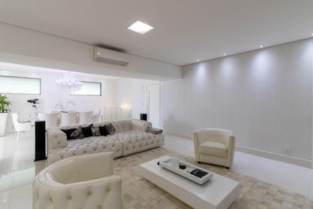 Apartamento à venda com 328m², 2 quartos e 5 vagasCobertura 