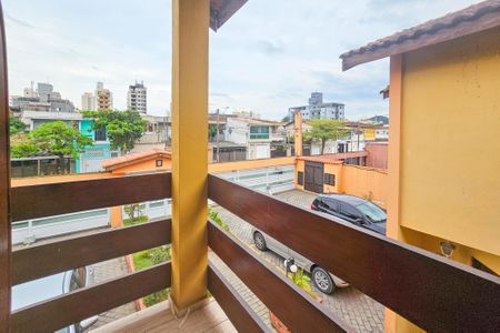 Casa de condomínio para alugar com 67m², 2 quartos e 1 vaga Casa de condomínio para alugar com 67m², 2 quartos e 1 vagaVaranda do Quarto