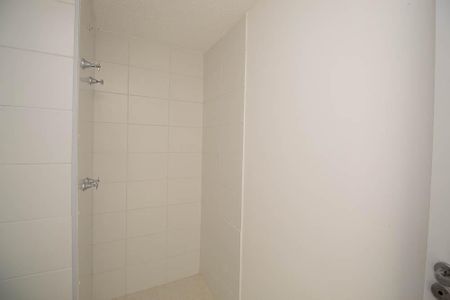 Apartamento à venda com 38m², 2 quartos e sem vaga Apartamento à venda com 38m², 2 quartos e sem vagaBanheiro