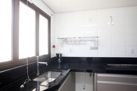 Apartamento à venda com 77m², 2 quartos e 2 vagasCozinha
