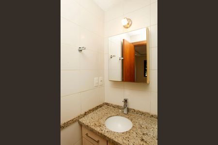 Apartamento à venda com 77m², 2 quartos e 2 vagasBanheiro da Suíte