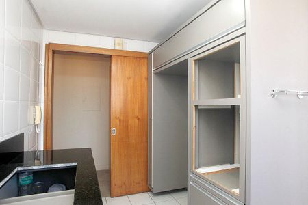 Apartamento à venda com 77m², 2 quartos e 2 vagasCozinha