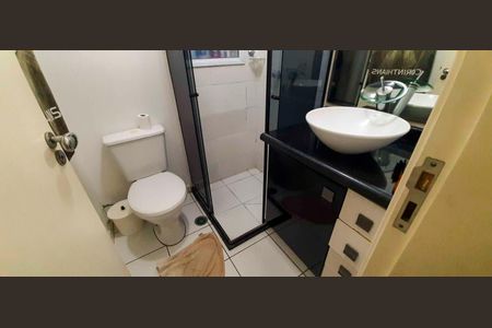 Apartamento à venda com 67m², 3 quartos e 1 vaga Apartamento à venda com 67m², 3 quartos e 1 vagaBanheiro Social