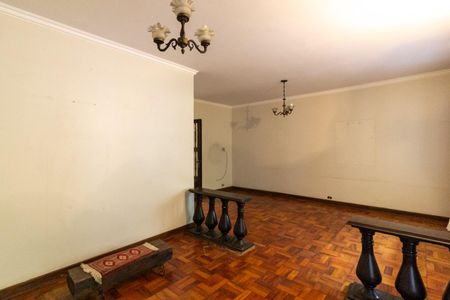 Casa à venda com 249m², 4 quartos e 6 vagas Casa à venda com 249m², 4 quartos e 6 vagasSala de estar