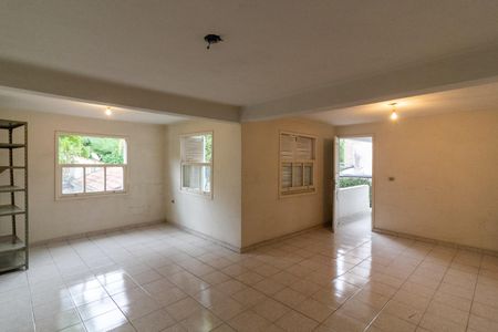 Casa à venda com 249m², 4 quartos e 6 vagas Casa à venda com 249m², 4 quartos e 6 vagasSalão de festas