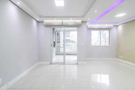 Apartamento à venda com 105m², 3 quartos e 2 vagas Apartamento à venda com 105m², 3 quartos e 2 vagasSala