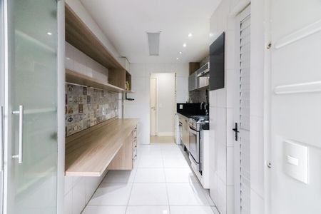 Apartamento à venda com 105m², 3 quartos e 2 vagas Apartamento à venda com 105m², 3 quartos e 2 vagasCozinha e Área de Serviço