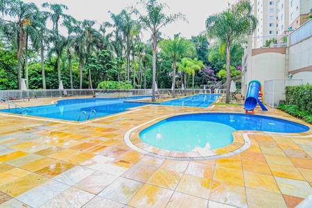 Apartamento à venda com 105m², 3 quartos e 2 vagas Apartamento à venda com 105m², 3 quartos e 2 vagasÁrea comum - Piscina