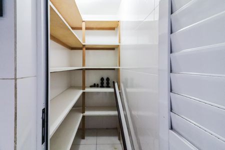 Apartamento à venda com 105m², 3 quartos e 2 vagas Apartamento à venda com 105m², 3 quartos e 2 vagasDespensa