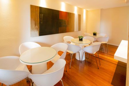 Apartamento à venda com 105m², 3 quartos e 2 vagas Apartamento à venda com 105m², 3 quartos e 2 vagasÁrea comum - Salão de festas