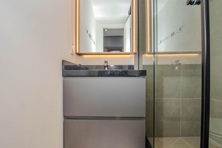 Banheiro de kitnet/studio para alugar com 1 quarto, 29m² em Boa Vista, Porto Alegre