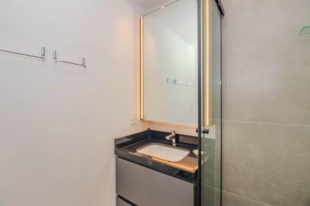 Banheiro de kitnet/studio para alugar com 1 quarto, 29m² em Boa Vista, Porto Alegre