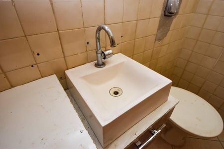 Banheiro de apartamento para alugar com 1 quarto, 40m² em Pilares, Rio de Janeiro
