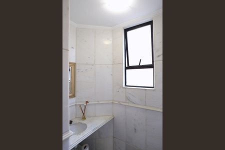 Lavabo de apartamento para alugar com 1 quarto, 65m² em Carmo, Belo Horizonte