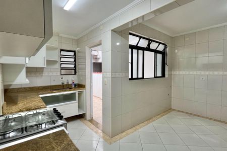 Casa para alugar com 152m², 2 quartos e 2 vagas Casa para alugar com 152m², 2 quartos e 2 vagasCozinha