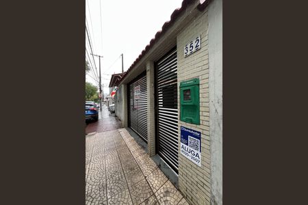 Casa para alugar com 152m², 2 quartos e 2 vagas Casa para alugar com 152m², 2 quartos e 2 vagasFachada