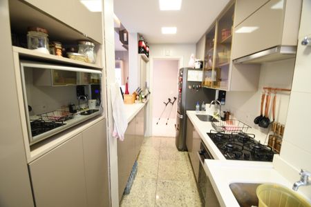 Apartamento à venda com 83m², 3 quartos e 2 vagasÁrea de Serviço