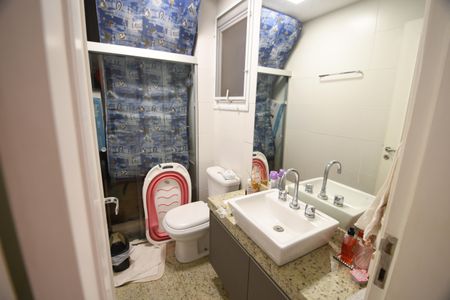 Apartamento à venda com 83m², 3 quartos e 2 vagasBanheiro