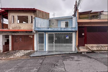 Casa à venda com 260m², 6 quartos e 1 vaga Casa à venda com 260m², 6 quartos e 1 vagaFachada