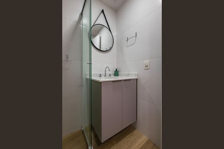 Banheiro de kitnet/studio para alugar com 1 quarto, 23m² em Perdizes, São Paulo