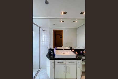 Casa para alugar com 340m², 5 quartos e 5 vagas Casa para alugar com 340m², 5 quartos e 5 vagasBanheiro da Suíte 1