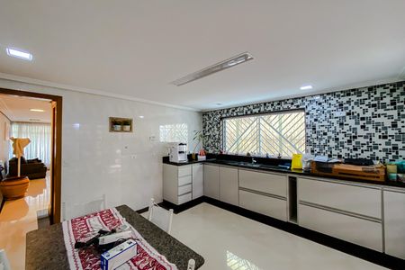 Casa para alugar com 340m², 5 quartos e 5 vagas Casa para alugar com 340m², 5 quartos e 5 vagasCozinha