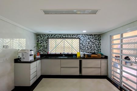 Casa para alugar com 340m², 5 quartos e 5 vagas Casa para alugar com 340m², 5 quartos e 5 vagasCozinha