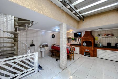 Casa para alugar com 340m², 5 quartos e 5 vagas Casa para alugar com 340m², 5 quartos e 5 vagasÁrea comum - Churrasqueira