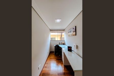 Casa para alugar com 340m², 5 quartos e 5 vagas Casa para alugar com 340m², 5 quartos e 5 vagasEscritório