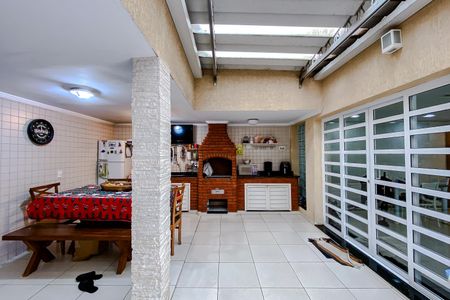 Casa para alugar com 340m², 5 quartos e 5 vagas Casa para alugar com 340m², 5 quartos e 5 vagasÁrea comum - Churrasqueira