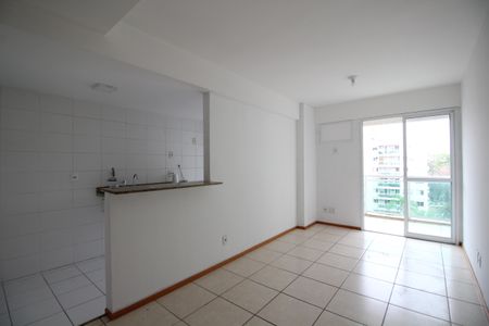 Sala de apartamento para alugar com 2 quartos, 62m² em Taquara, Rio de Janeiro