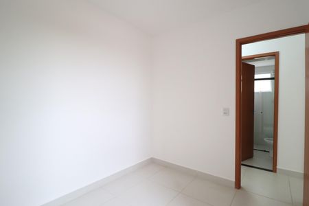 Quarto  de apartamento para alugar com 2 quartos, 52m² em Jardim Botânico, Uberlândia