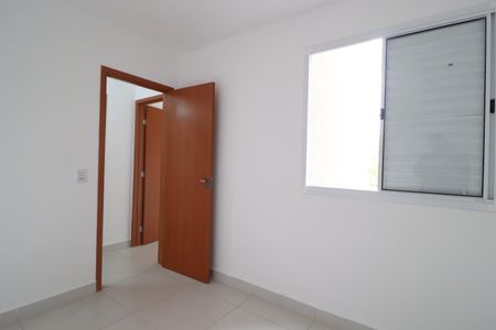 Quarto  de apartamento para alugar com 2 quartos, 52m² em Jardim Botânico, Uberlândia