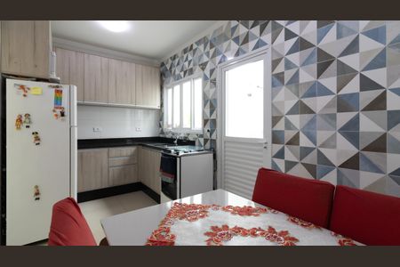 Casa à venda com 90m², 2 quartos e 2 vagas Casa à venda com 90m², 2 quartos e 2 vagasCozinha