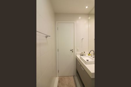Apartamento à venda com 77m², 2 quartos e 1 vagaBanheiro Social