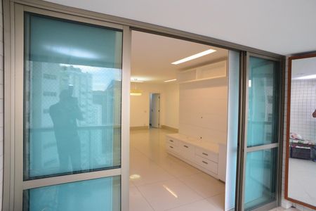 Varanda de apartamento para alugar com 4 quartos, 152m² em Barra da Tijuca, Rio de Janeiro