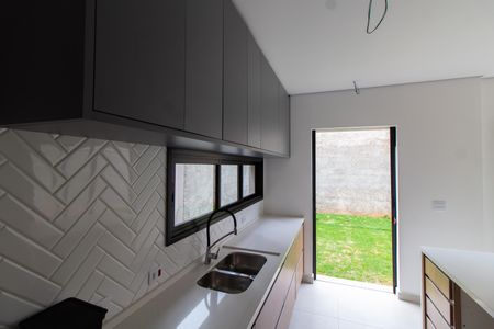 Casa de condomínio à venda com 138m², 3 quartos e 4 vagas Casa de condomínio à venda com 138m², 3 quartos e 4 vagasCozinha